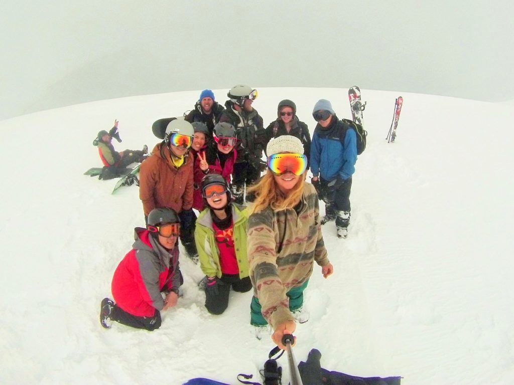 8 Ways to Meet People When Travelling Alone in New Zealand