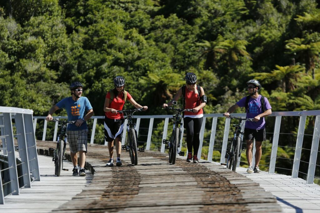 10 Tongariro National Park Must-Dos