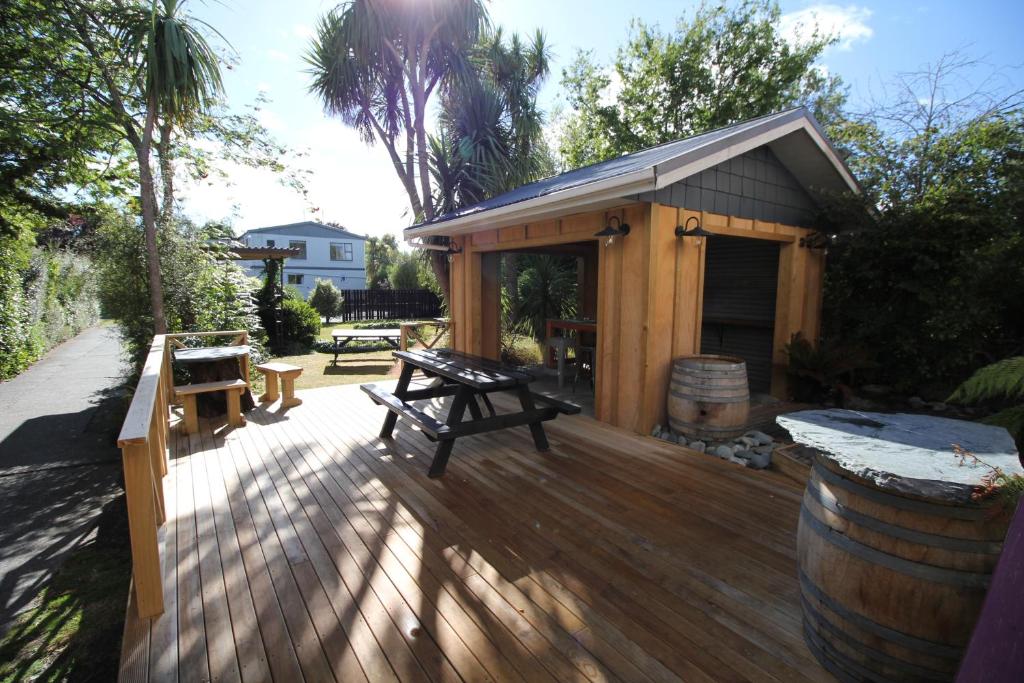 5 Best Backpacker Hostels in Fiordland National Park