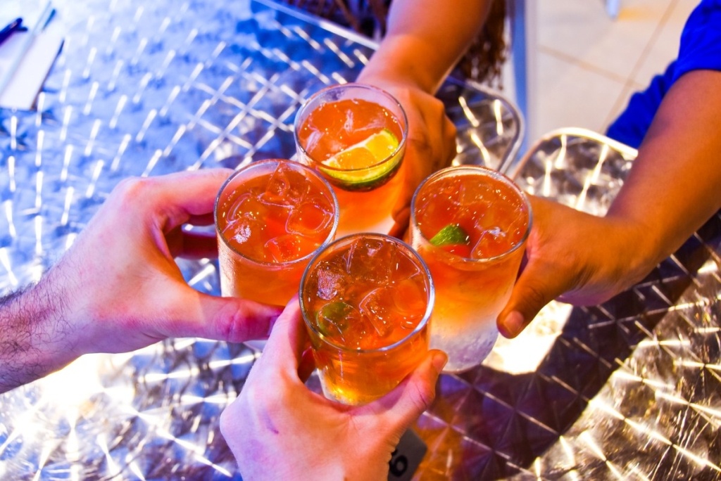 9 Ways to Meet People When Travelling Alone in New Zealand