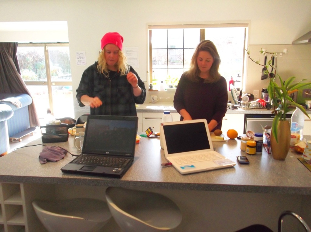 9 Ways to Meet People When Travelling Alone in New Zealand