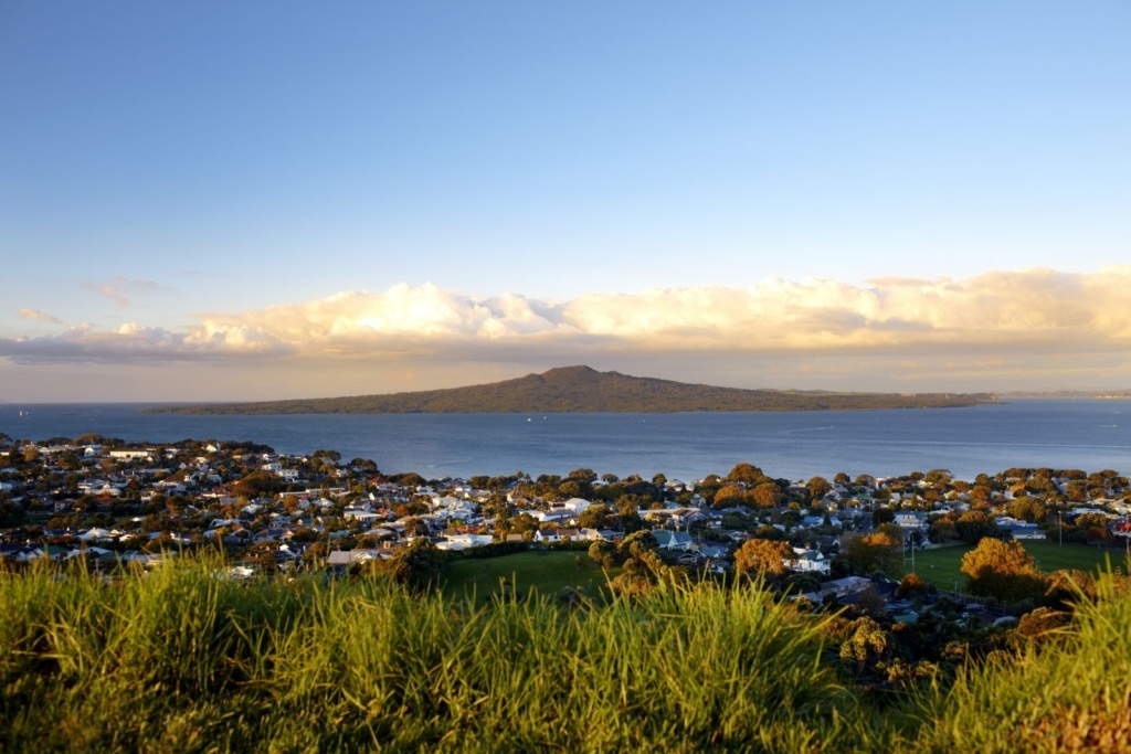 The Guide to Rangitoto Island and Motutapu Island