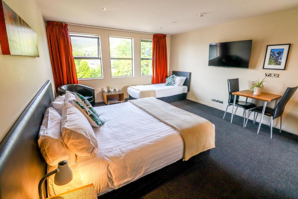 The Honeymoon & Romantic Getaway Guide to Greymouth