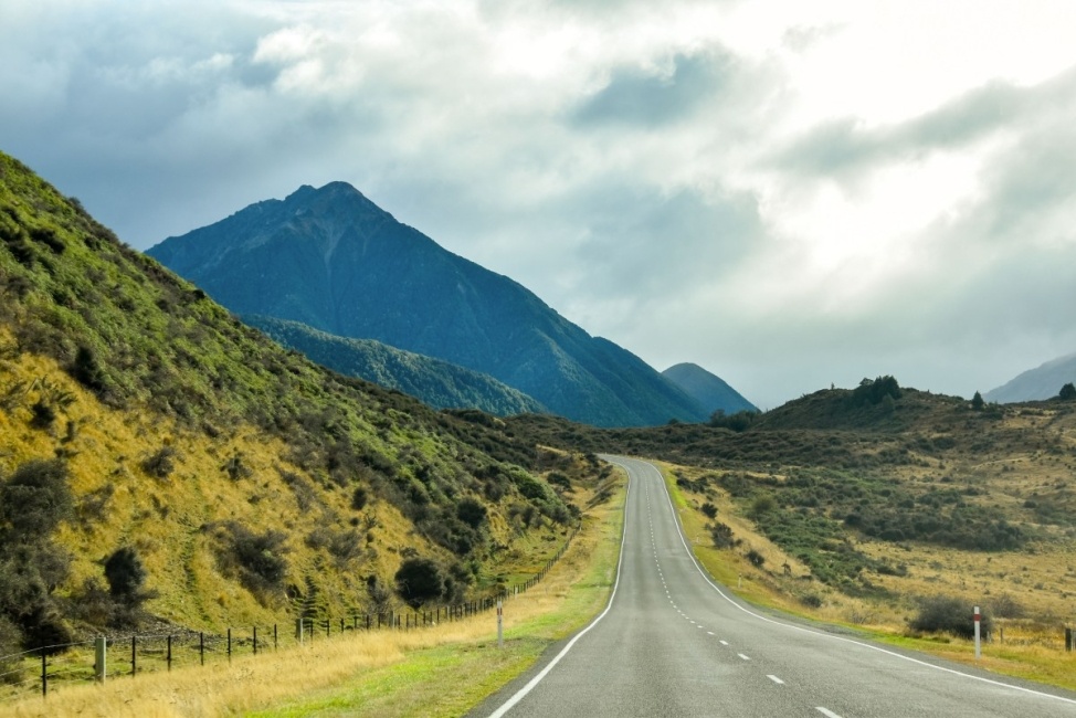 Driving in New Zealand: Everything You NEED to Know ????