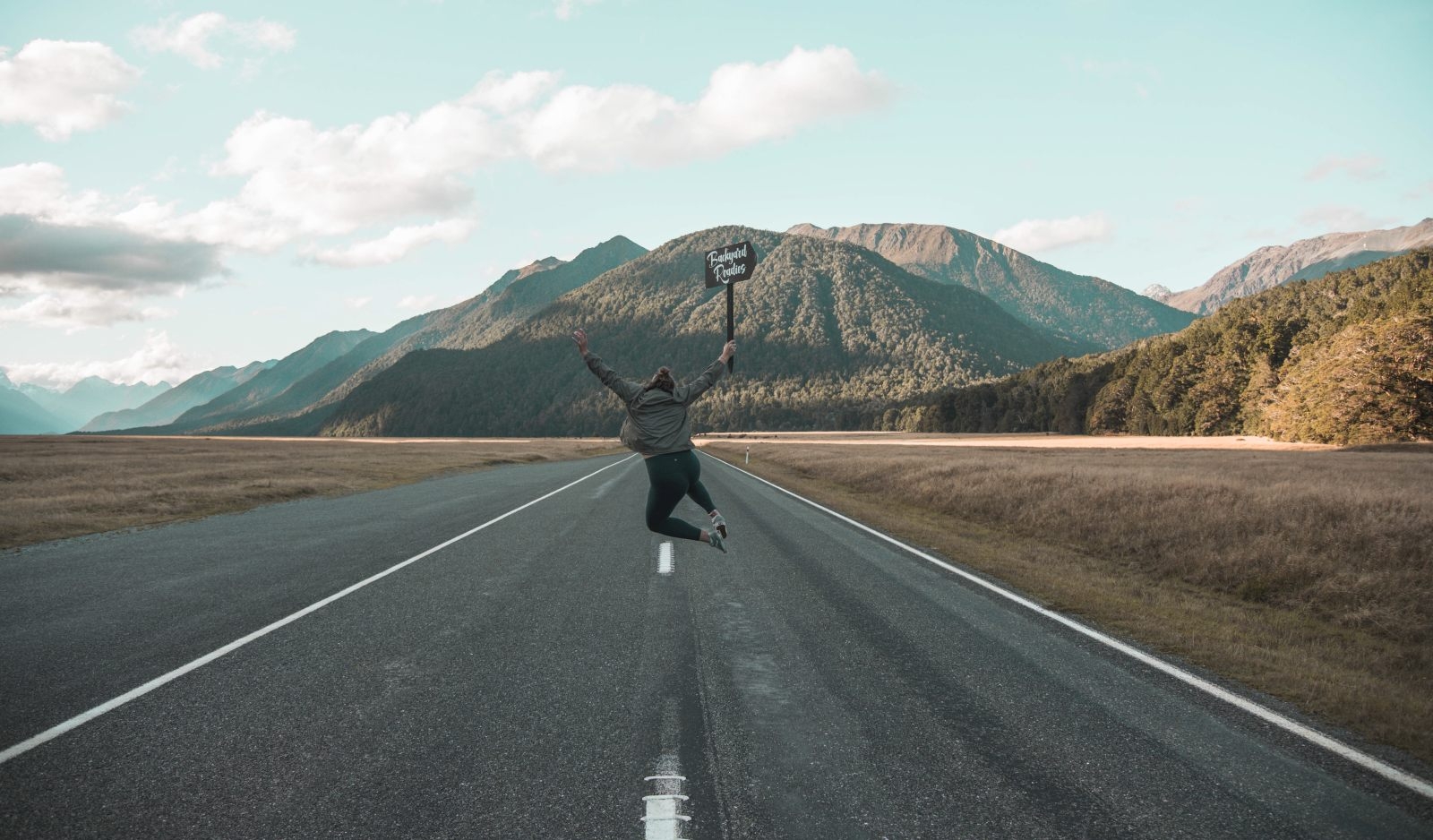 The 6 Best 10-12-Day Tours of the South Island ⛰️ [2025]