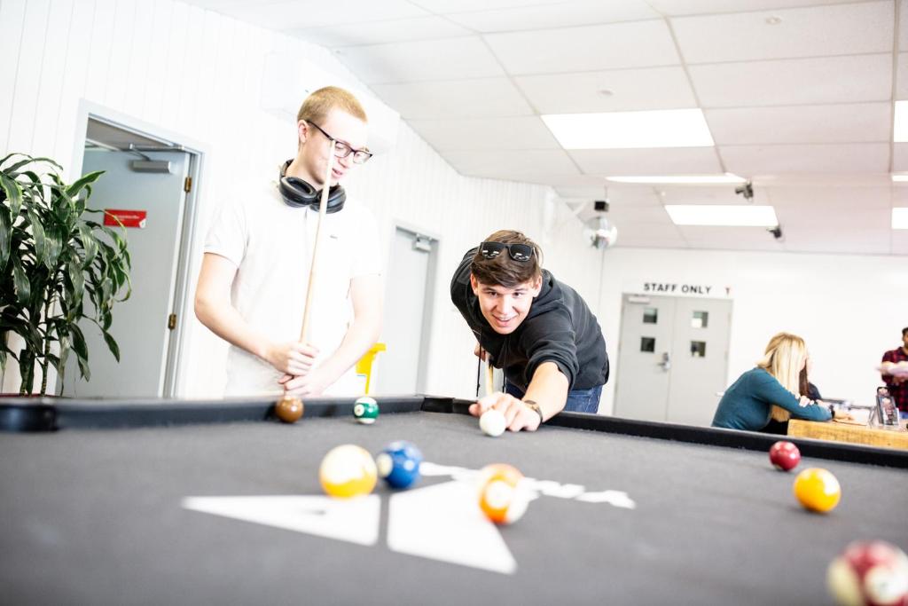 10 Best Backpacker Hostels in Auckland ???? [2023]