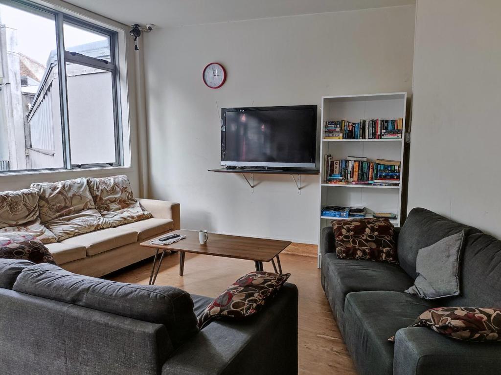 10 Best Backpacker Hostels in Auckland ???? [2023]