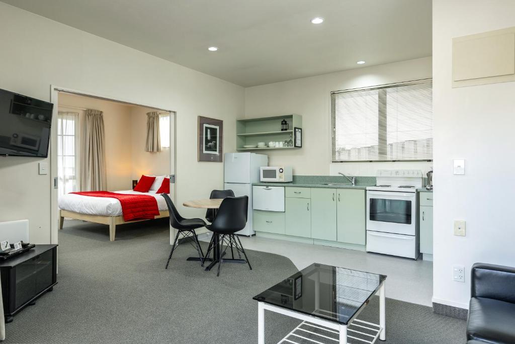 10 Best Self-Catering Accommodations in Picton 🍽️ [2025]