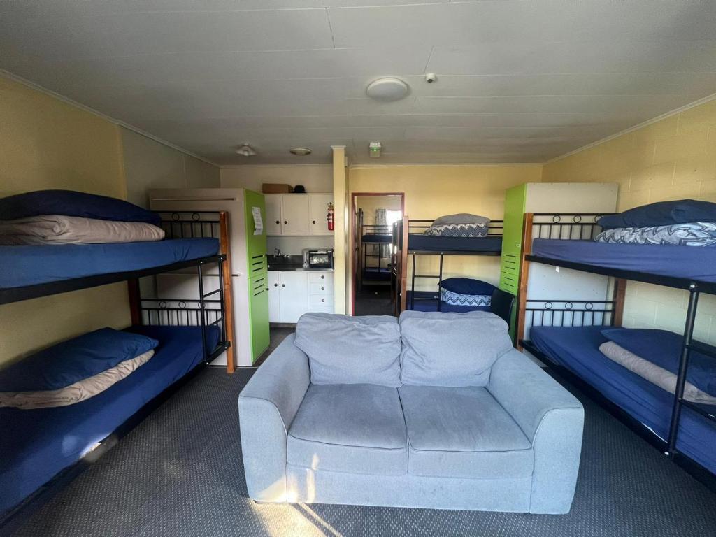 14 Best Backpacker Hostels in Queenstown 🏆 [2026]