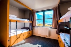 14 Best Backpacker Hostels in Queenstown 🏆 [2026]