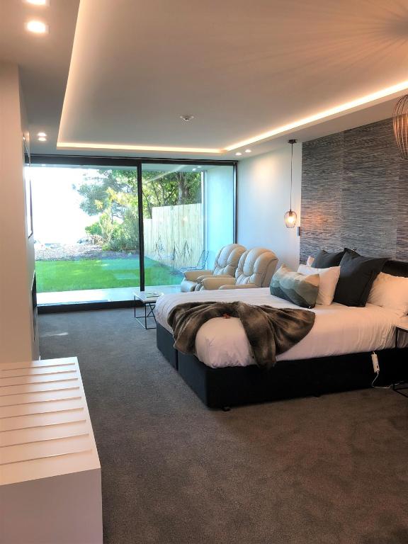 20 BEST Hotels & Places to Stay in Te Anau ????️ [2023]