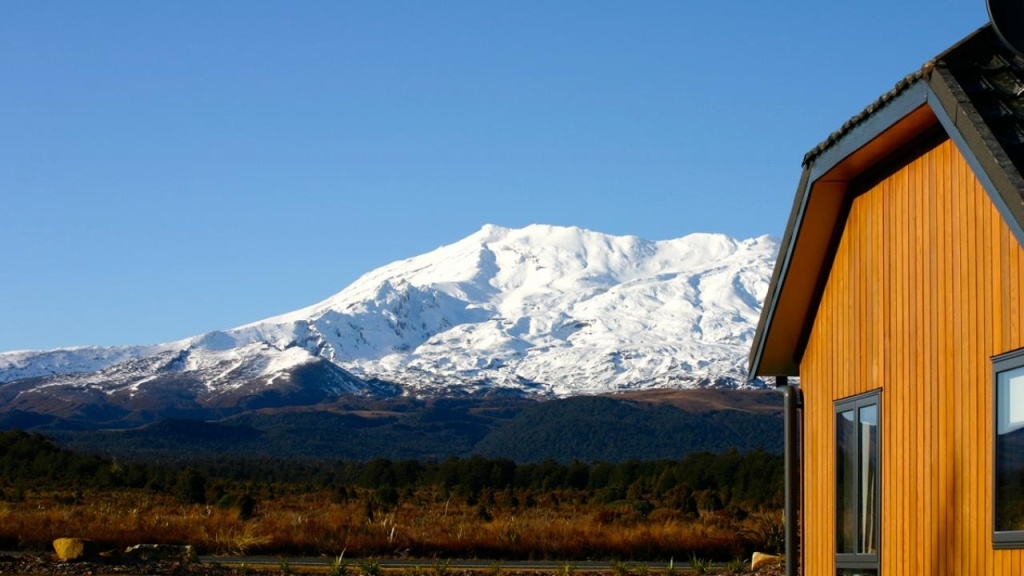 7 Best Hostels in National Park Village & Whakapapa ???? [2025]