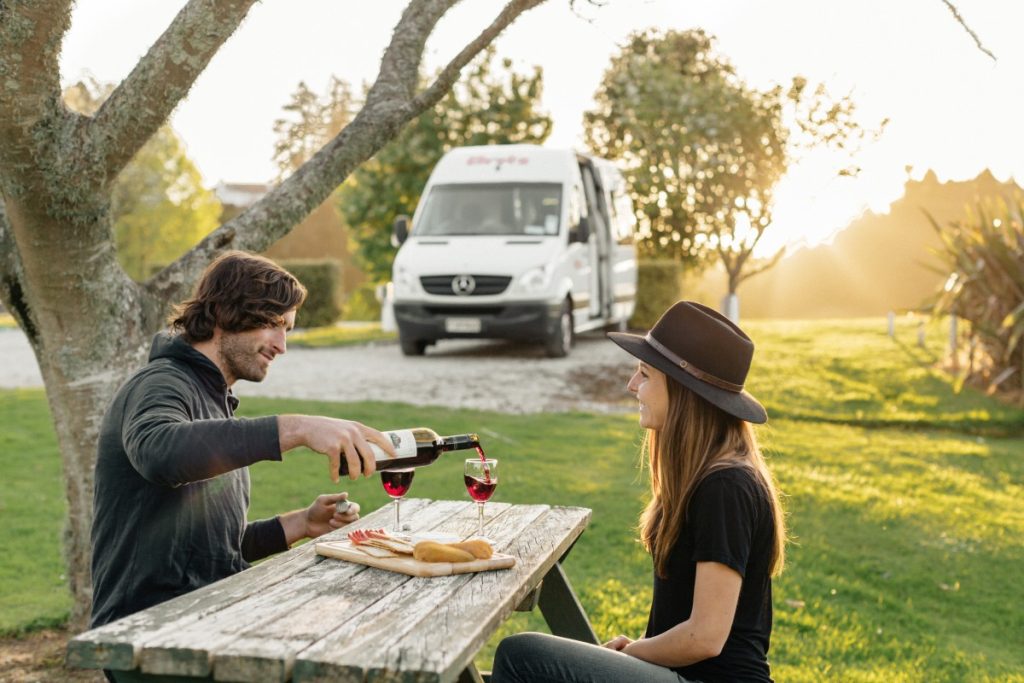 New Zealand Honeymoon & Romance Itinerary: 1 Month / 4 Weeks / 30 Days