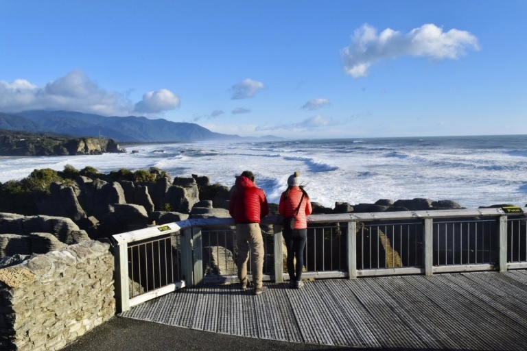 New Zealand Budget & Backpacking Itinerary: 1 Month / 4 Weeks / 30 Days