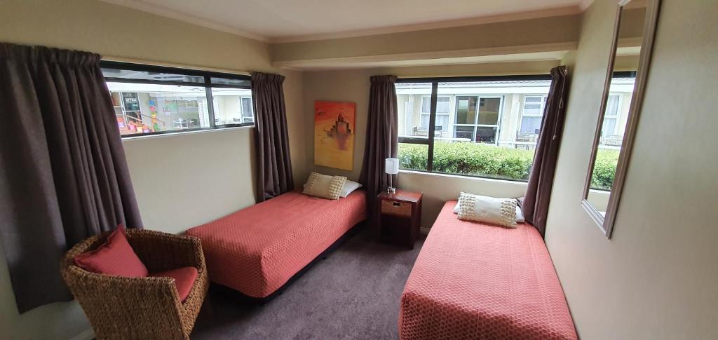 15 BEST Family Accommodations in Taupo 👶 [2025]