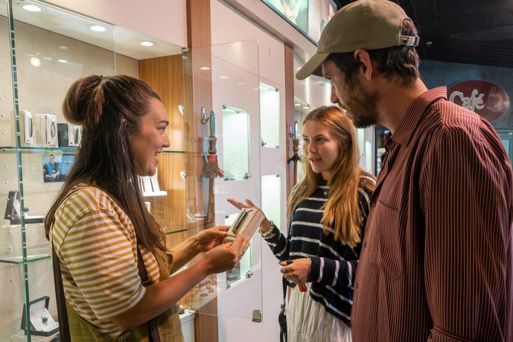 11 Best Working Holiday Visa Jobs in New Zealand