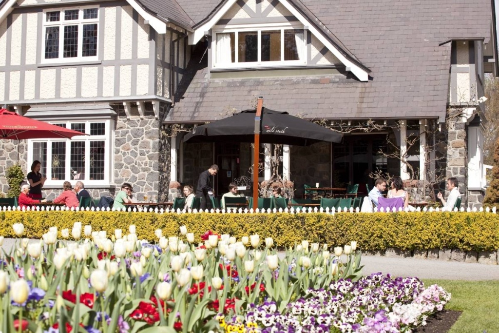 25 Jobs Surprisingly Easy to Get in New Zealand