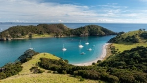 10 Best Luxury Experiences in the Bay of Islands