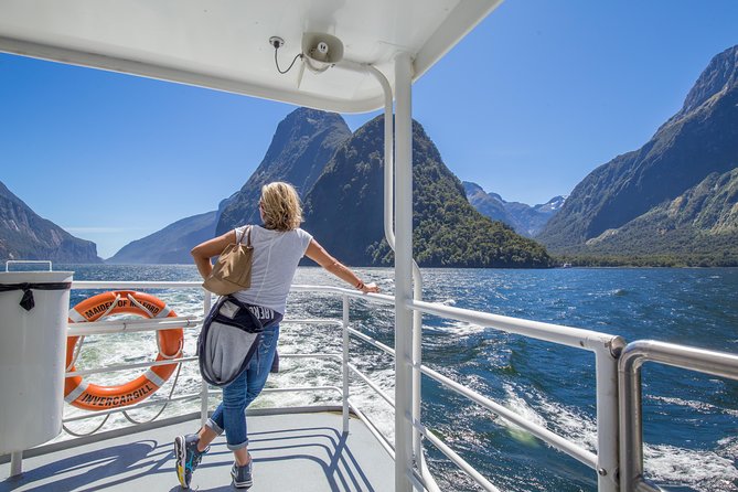 10 BEST Milford Sound Tours from Queenstown & Te Anau [2025]