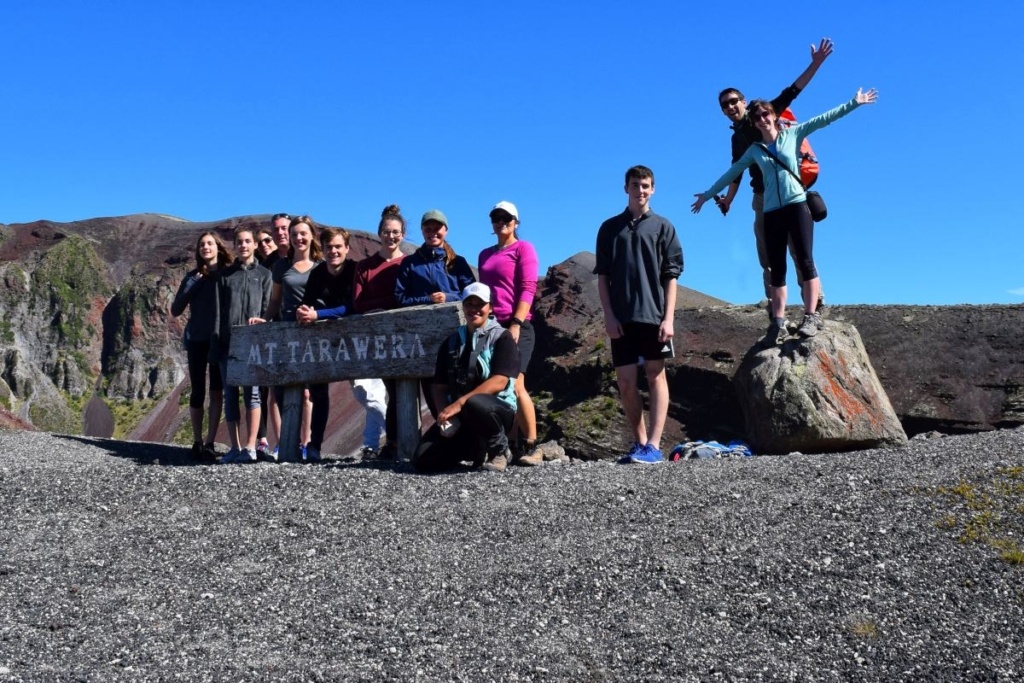 10 Ways to Meet People When Travelling Alone in New Zealand